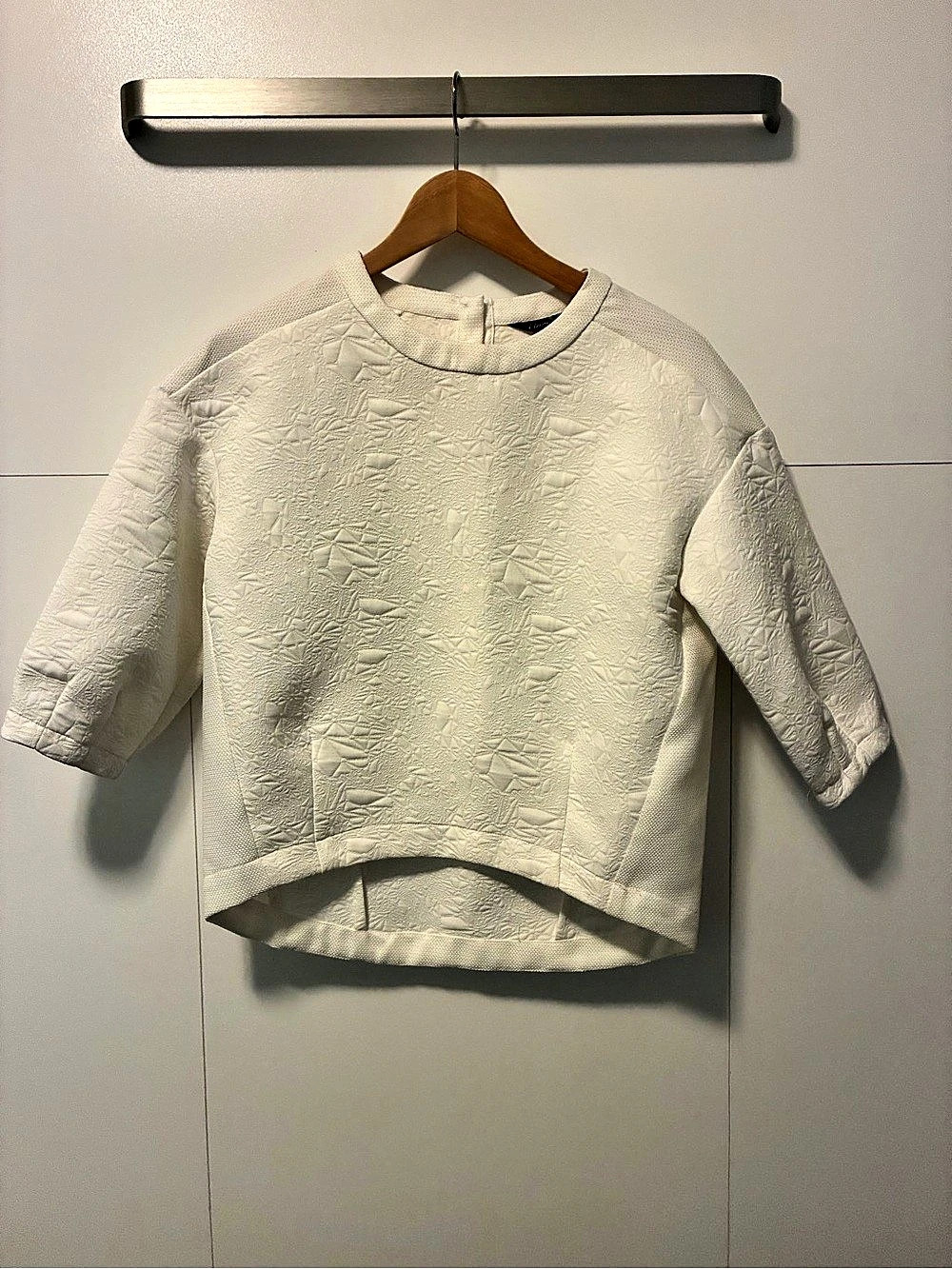 Etam Paris Textured Mid-length Sleeve Top in White Size Small